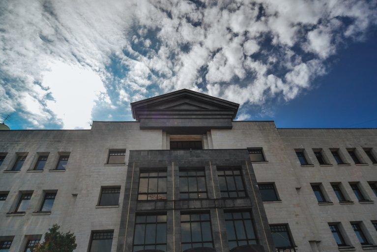 Тенденція до затягування справ: проміжні результати моніторингу роботи ВАКС