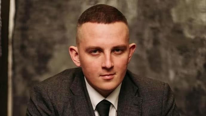 АП ВАКС наклала грошове стягнення на обвинуваченого в пропозиції хабаря адвоката Носова за неявку, він перебуває за кордоном